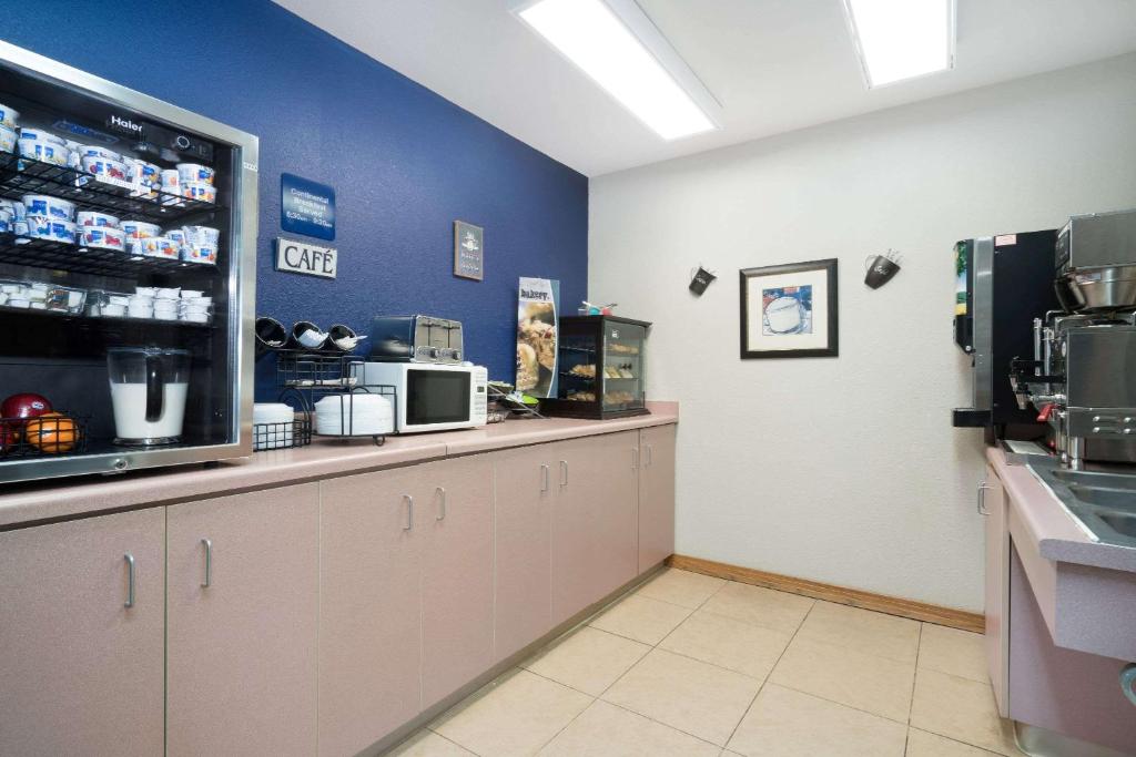 Microtel Inn La Crosse Onalaska Area - image 5