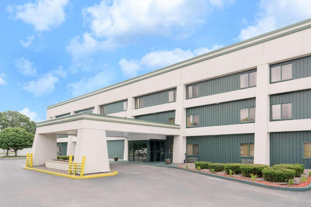 Baymont by Wyndham La Crosse/Onalaska - main image
