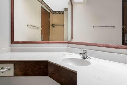 Baymont by Wyndham La Crosse/Onalaska - image 11