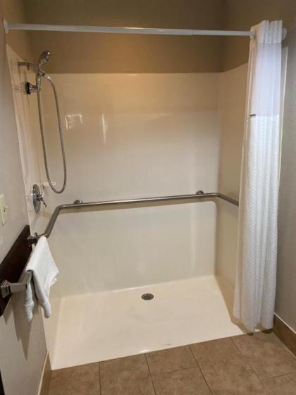 Baymont by Wyndham La Crosse/Onalaska - image 15