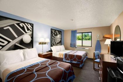 Super 8 by Wyndham Oneida Verona - image 11