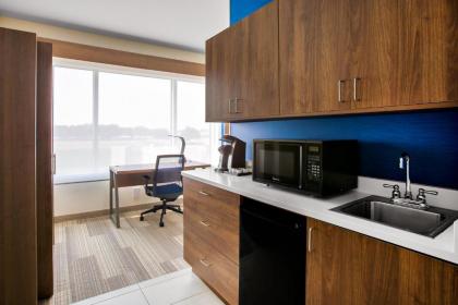 Holiday Inn Express Hotel & Suites Ontario an IHG Hotel - image 12
