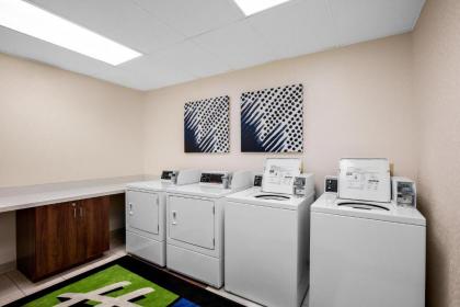 Holiday Inn Express Hotel & Suites Ontario an IHG Hotel - image 4