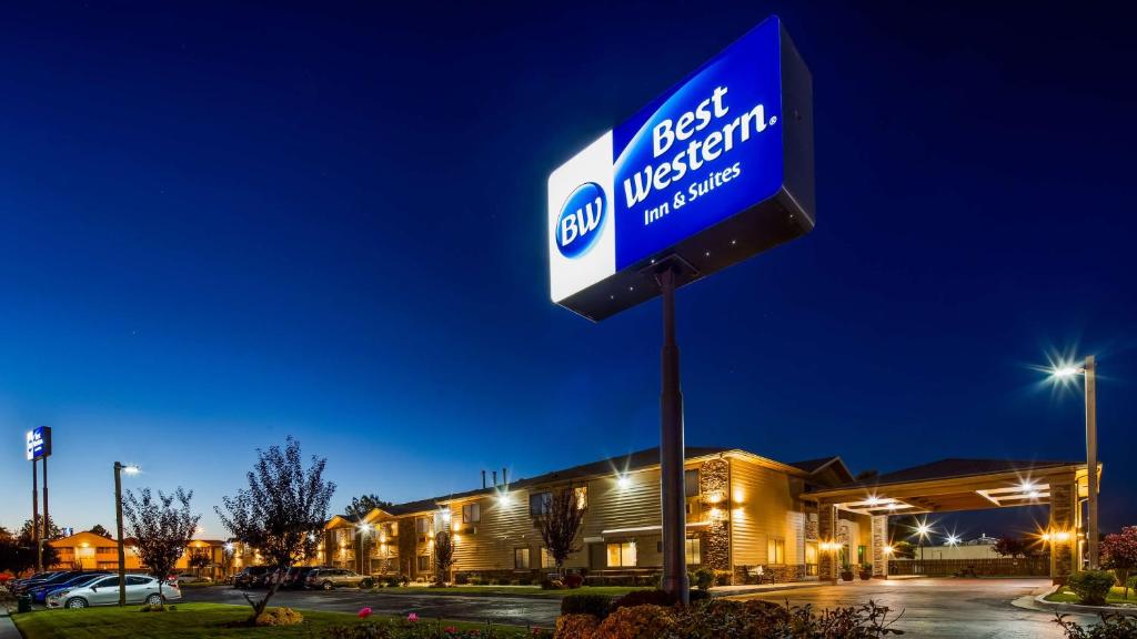 Best Western Inn & Suites - main image