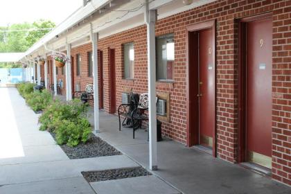 Ontario Inn - image 3