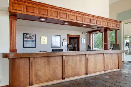 Clarion Inn Ontario - image 10