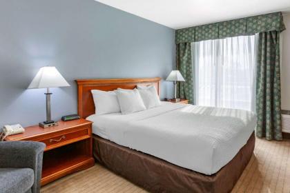 Clarion Inn Ontario - image 14