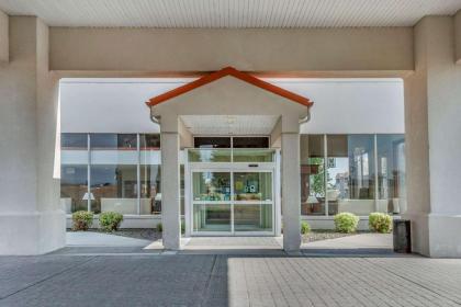 Clarion Inn Ontario - image 6