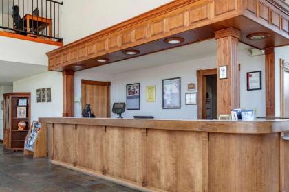Clarion Inn Ontario - image 7