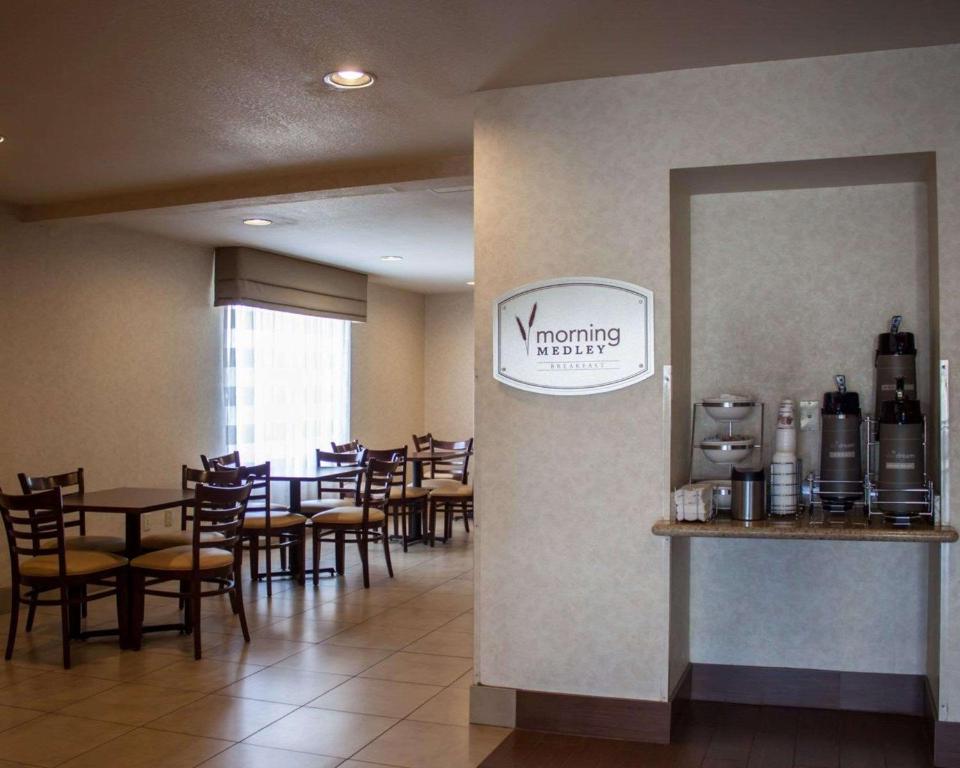 Sleep Inn Ontario - image 3