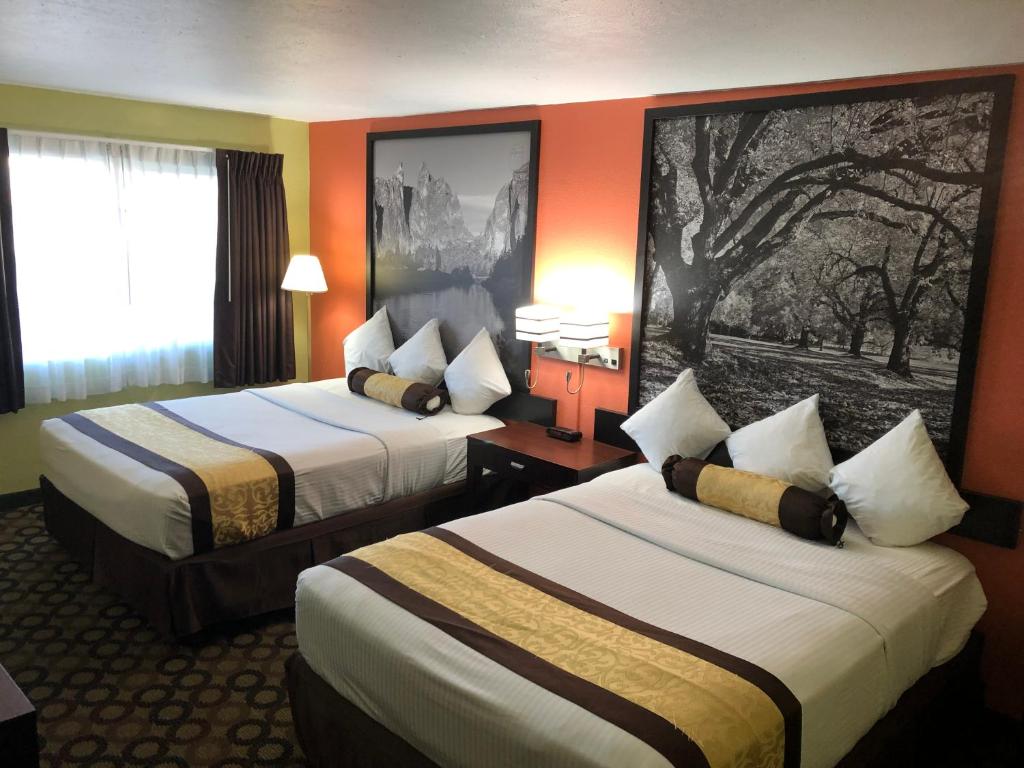 Super 8 by Wyndham Ontario - image 7