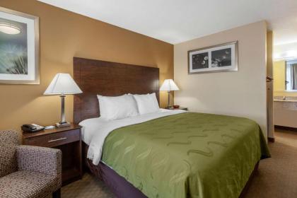 Quality Inn - image 12