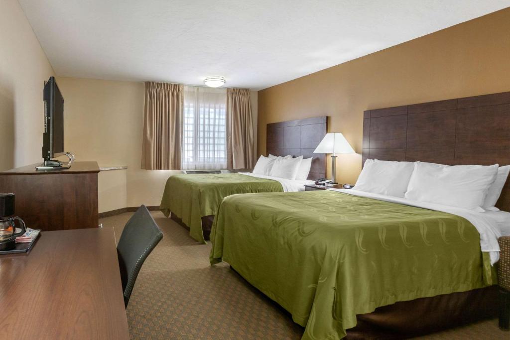 Quality Inn - image 4