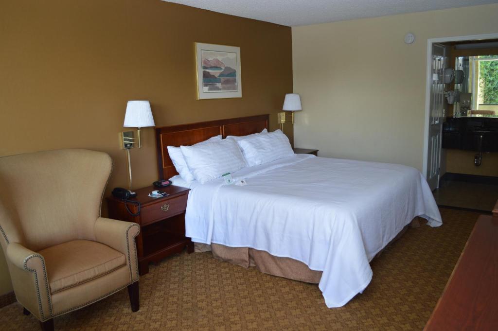 Ontario Airport Inn - image 2