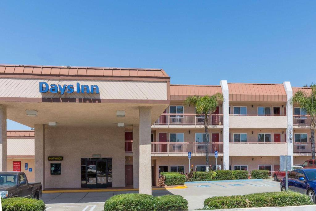 Days Inn by Wyndham Ontario Airport - main image