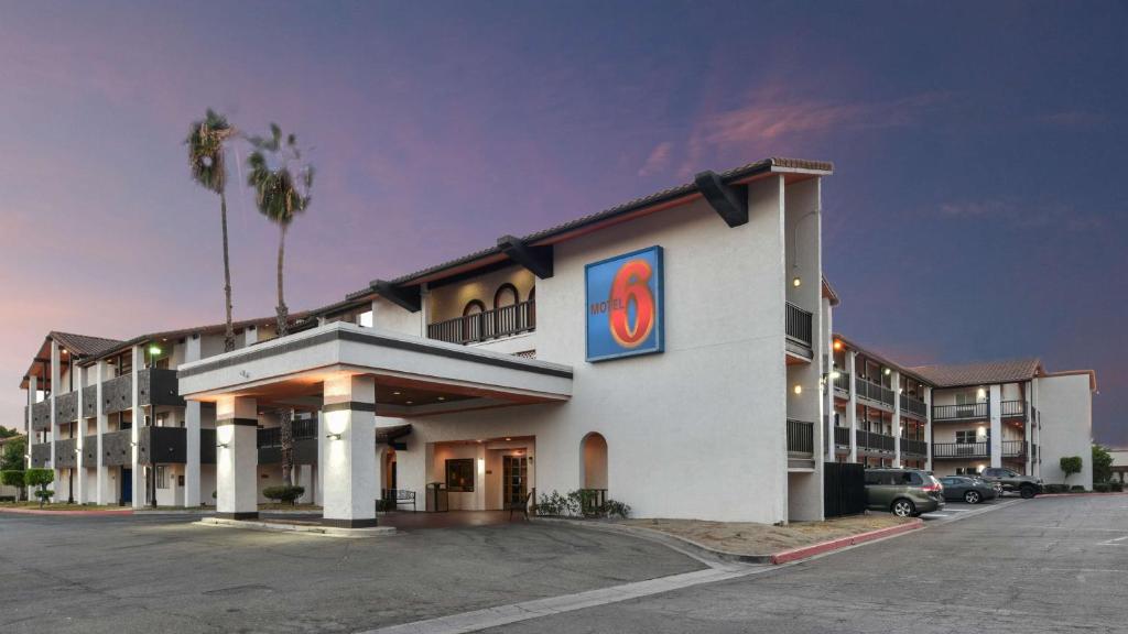 Motel 6-Ontario CA - Convention Center - Airport - image 2