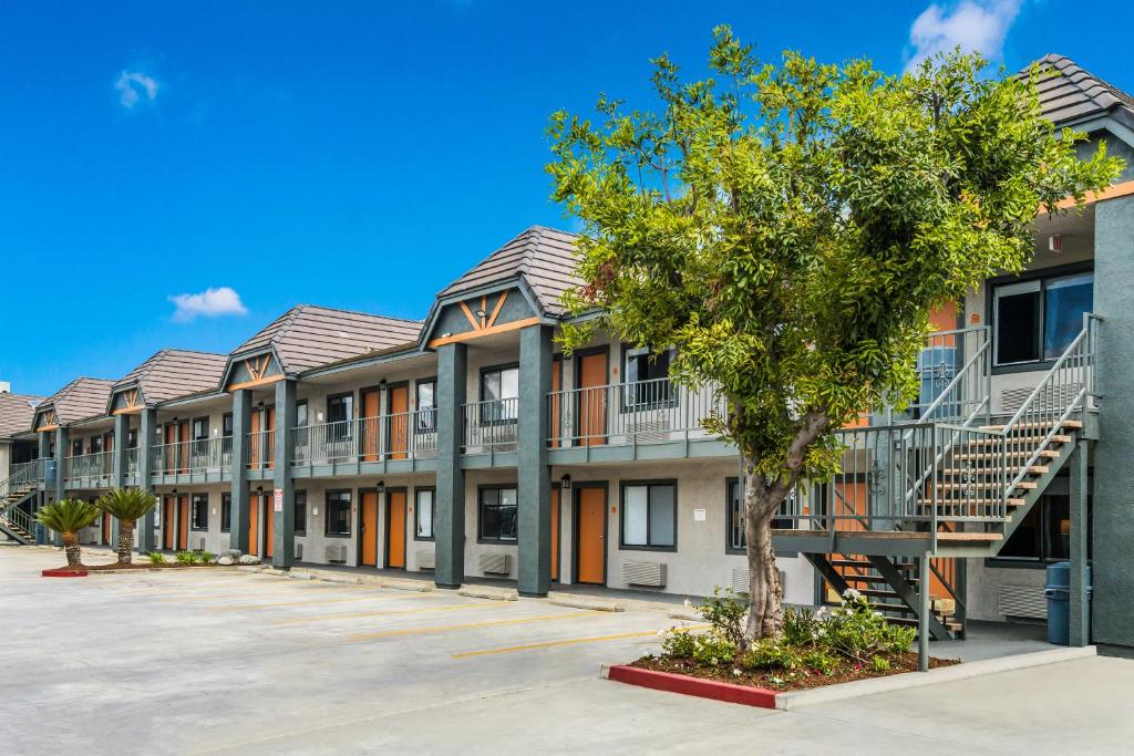 Americas Best Value Inn and Suites Ontario Airport - main image