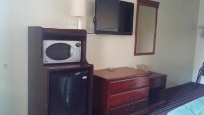 Carpet Inn - image 6