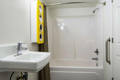 Motel 6-Opelousas LA - image 14