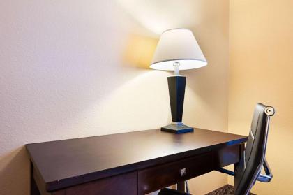 Quality Inn - image 13