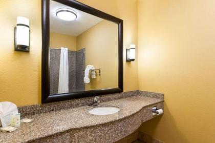 Quality Inn - image 9