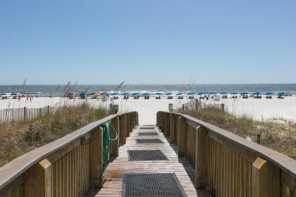 Admirals Quarters - image 4