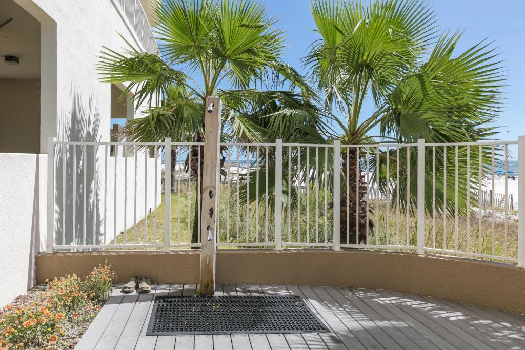 Admirals Quarters - image 5