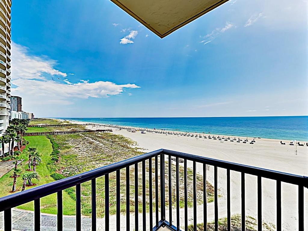 New Listing! Beachfront Corner-Unit With Pools Condo - main image