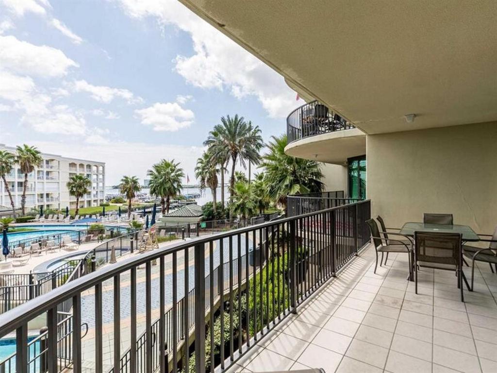 Phoenix On The Bay 2208 by Meyer Vacation Rentals - image 3