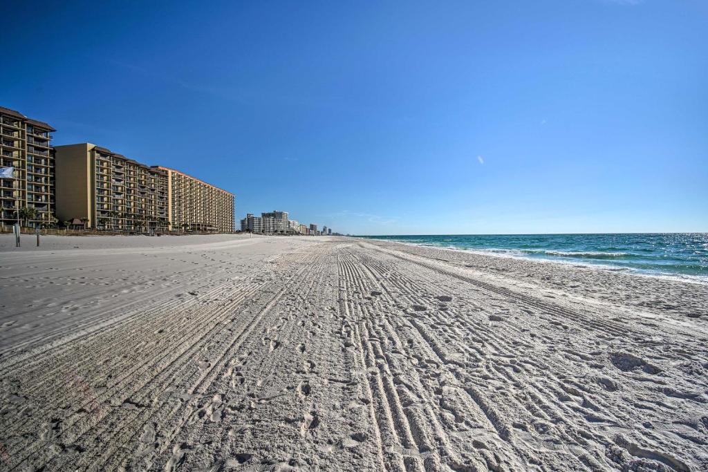 Gulf Coast Luxury Getaway on Orange Beach with Views - image 5