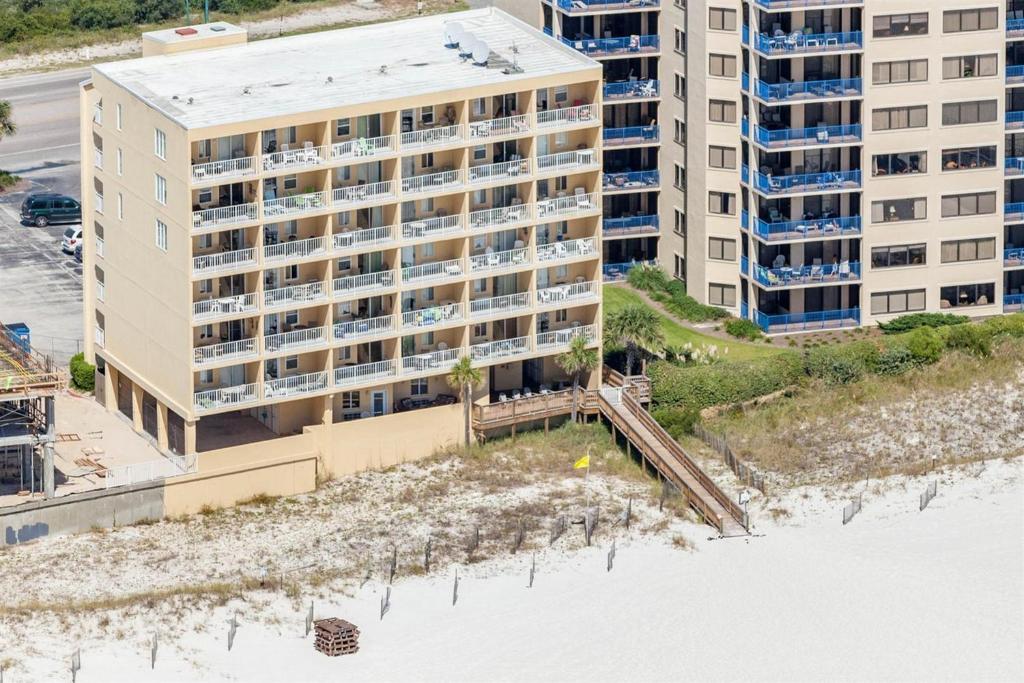 Emerald Skye by Meyer Vacation Rentals - main image