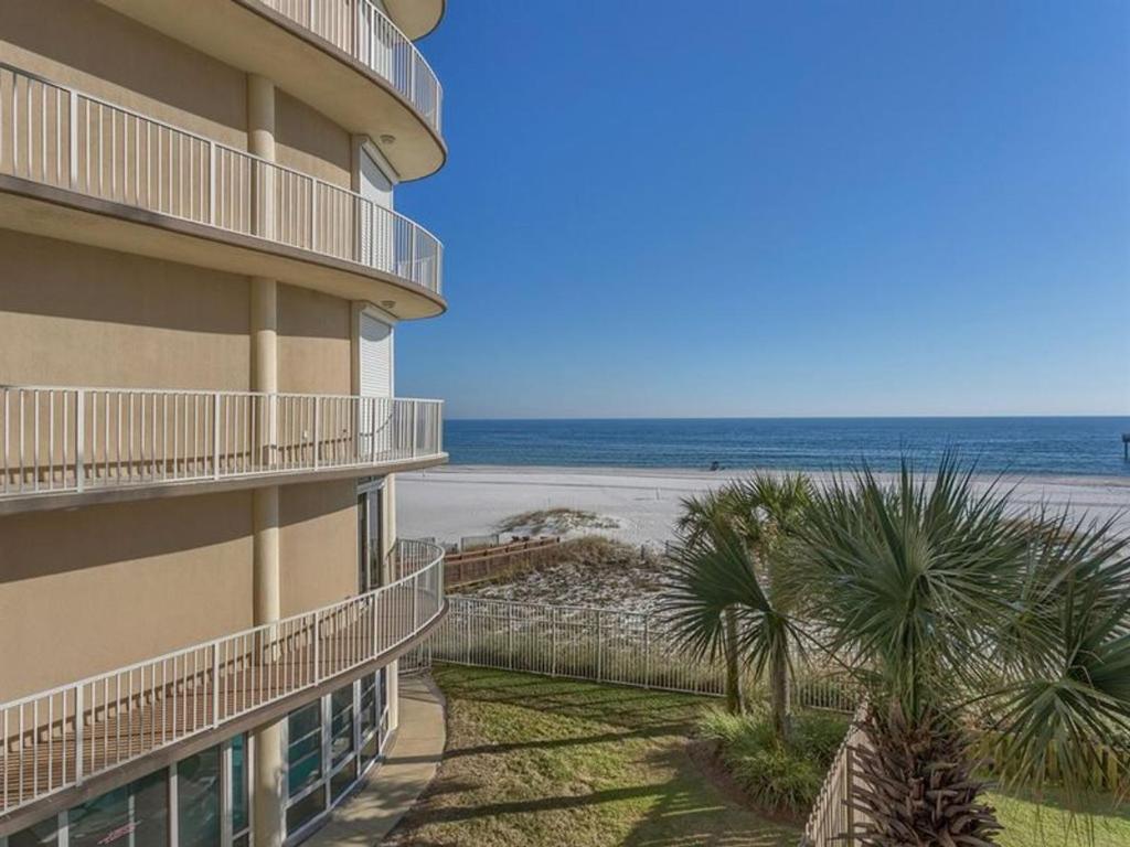 Four Seasons by Meyer Vacation Rentals - image 4