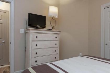 Admirals Quarters 1505 - image 13