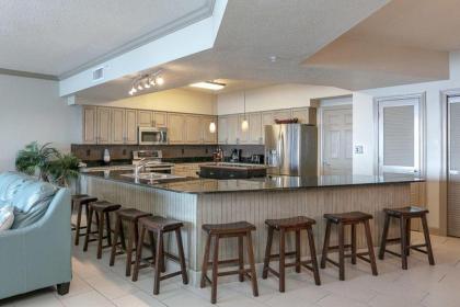 Admirals Quarters 1505 - image 17