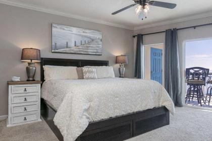 Admirals Quarters 1505 - image 3