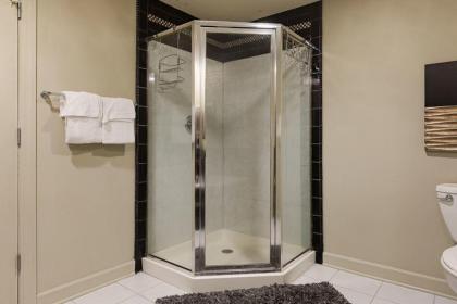 Admirals Quarters 1505 - image 7