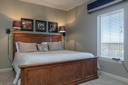 Admirals Quarters 1505 - image 8