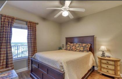 Admirals Quarters 1205 - image 2