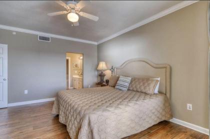 Admirals Quarters 1205 - image 7