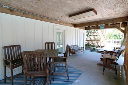 Cute Beach Cottage home - image 17