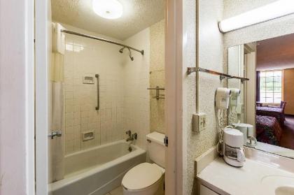 Rodeway Inn & Suites Orangeburg - image 4