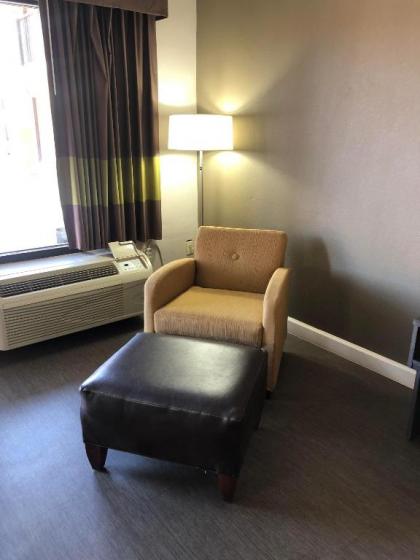 Super 8 by Wyndham Orangeburg Near I-26 - image 13