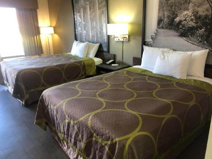 Super 8 by Wyndham Orangeburg Near I-26 - image 7