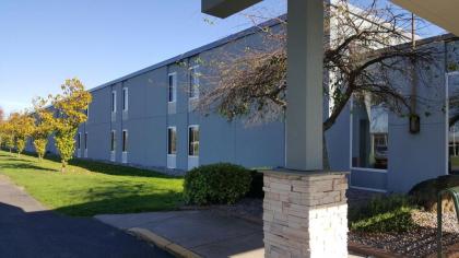 Motel 6-Oriskany NY - image 2