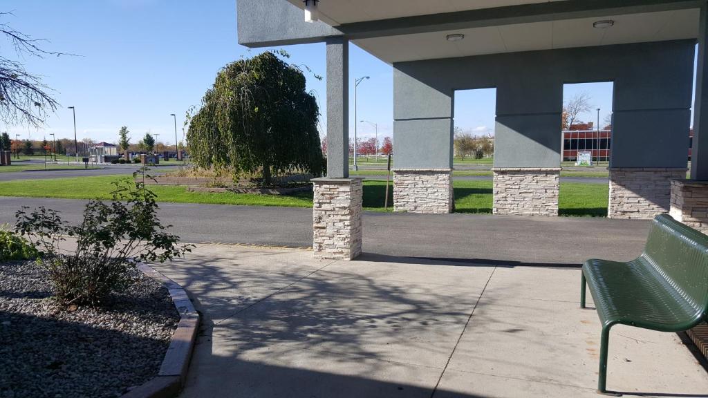 Motel 6-Oriskany NY - image 5