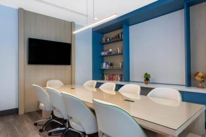 TRYP by Wyndham Orlando - image 2
