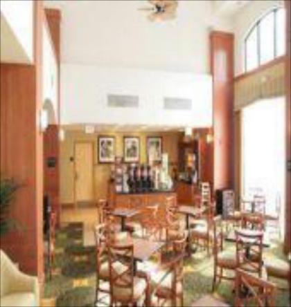 Hampton Inn And Suites - image 3