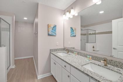 Upscale 3BR Condo - Family Resort - Pool And Hot Tub! - image 12