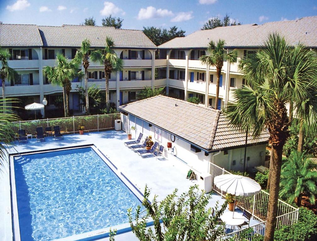 Full-service Resort Villa in the Heart of Orlando - Two Bedroom Villa #1 - image 4