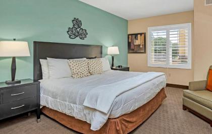 Near Disney - 1BR Executive Suite with King Bed - Pool and Hot Tub!